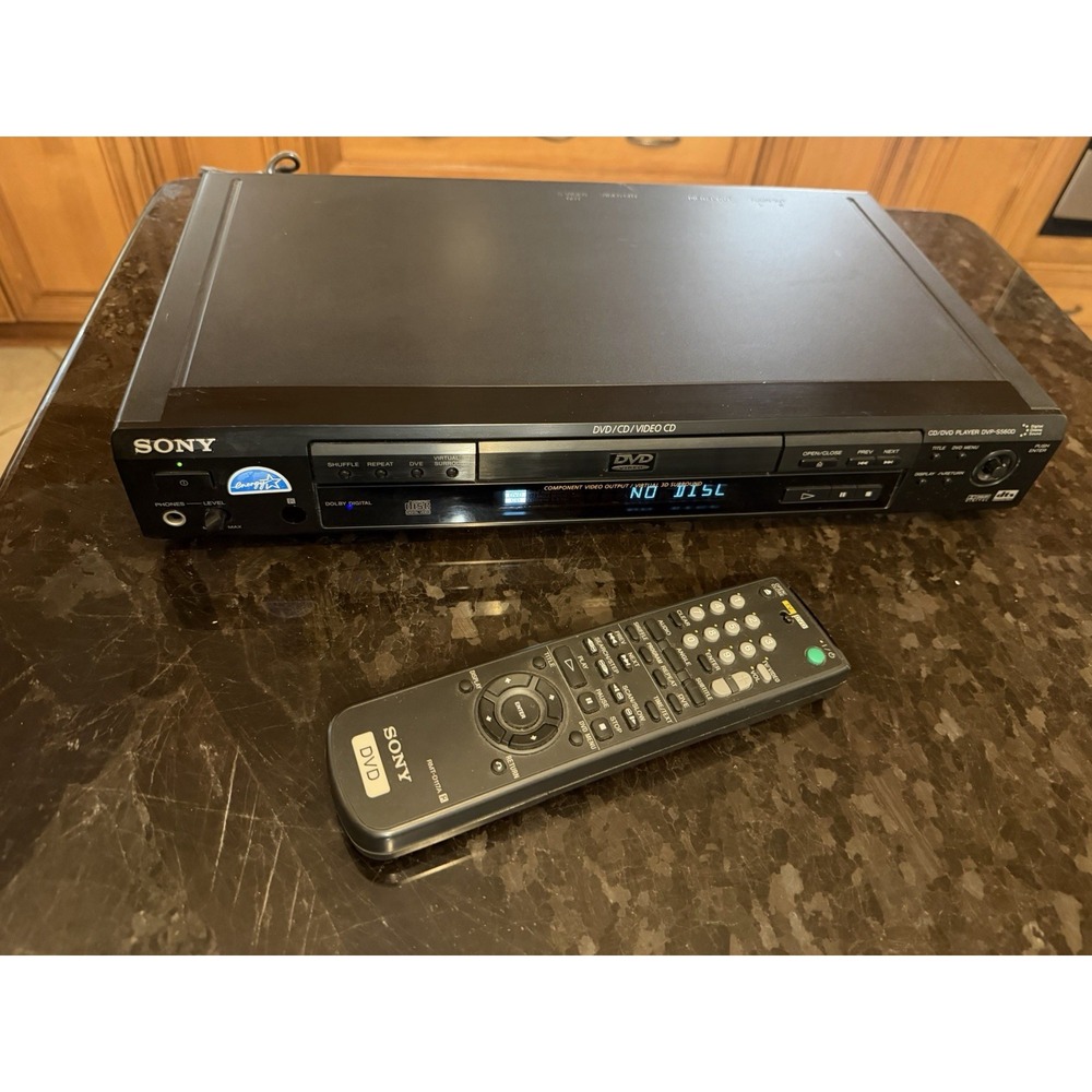 Sony DVP-S560D DVD CD Player with Original RMT-D111A Remote Bundle - Tested